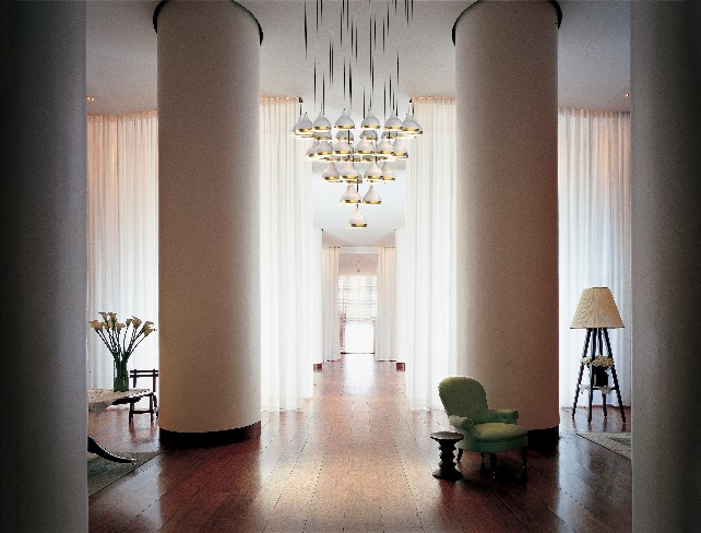 Bold Residential Projects with Perfect Contemporary Lighting Designs Hannah suspension Delightfull