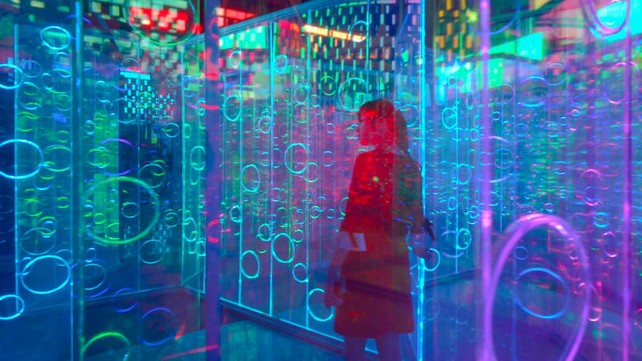Light Maze by Brut Deluxe Creates an Immersive Room in China