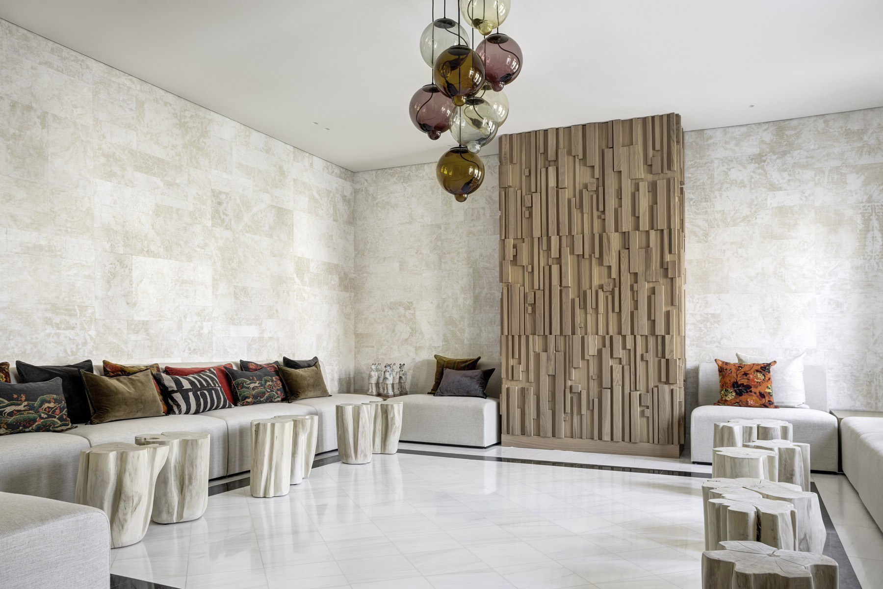 Luxury Residence Designed by VSHD Boasts Mid-Century Lighting