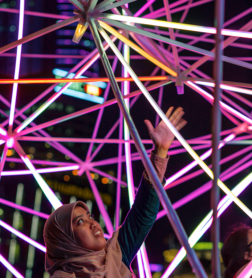 Marina BaySingapore Gets Lit Up by a 3D Lighting Exhibition