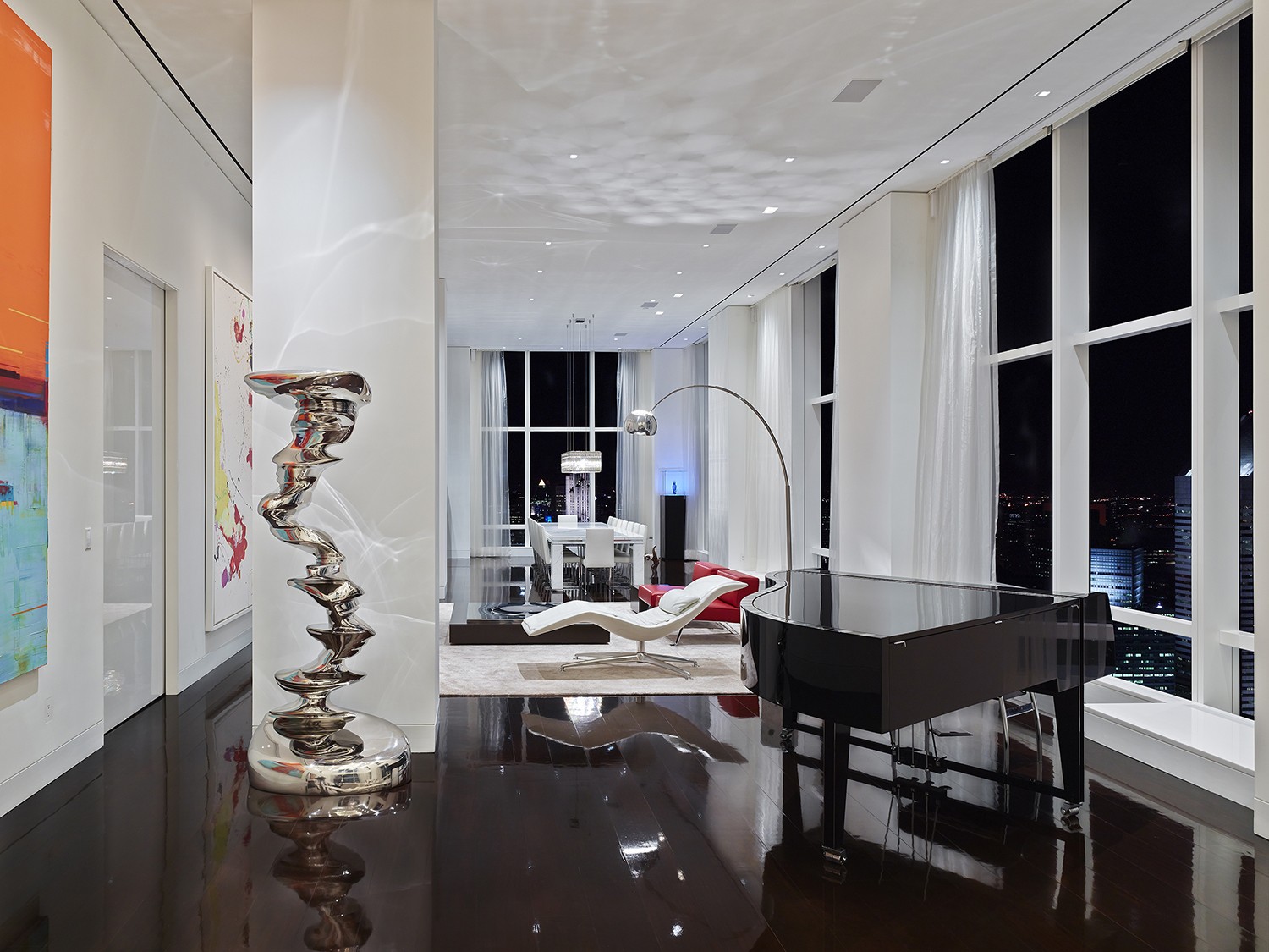 See The Bright Interior of a Trump World Tower Apartment
