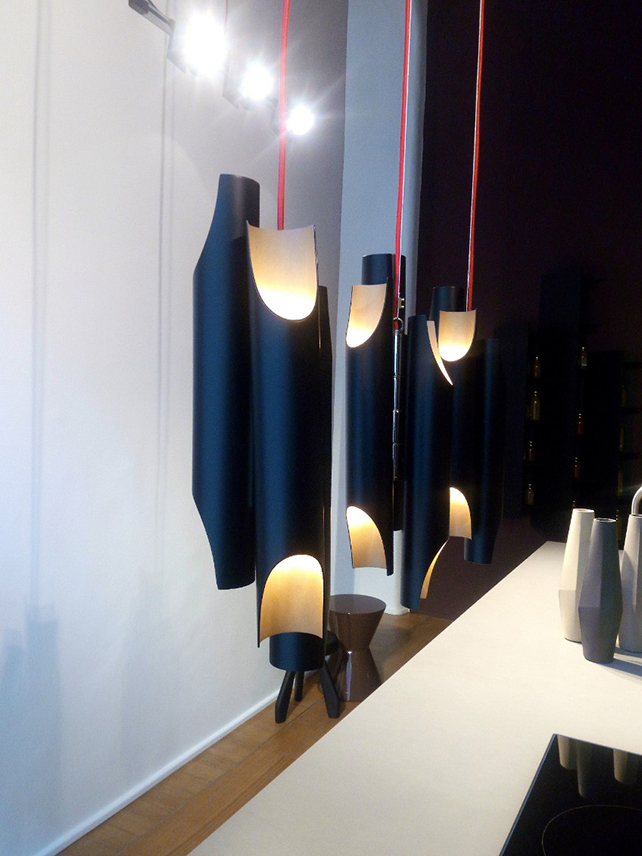 GET TO NOW THIS SHOWROOM FILLED WITH CONTEMPORARY LIGHTING DESIGNS